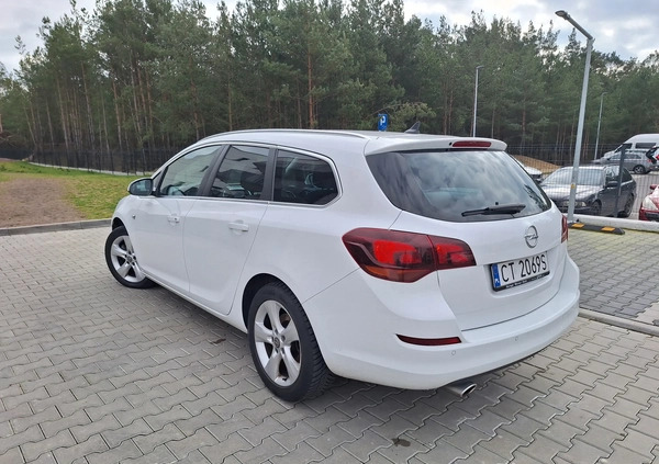 Opel Astra cena 26742 przebieg: 250750, rok produkcji 2012 z Toruń małe 92